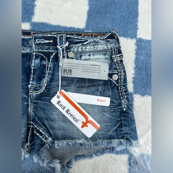 Rock Revival Denim Shorts - Picture 3 of 4
